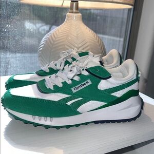Reebok Classic Green and White Trainers Wimens Size 7.5